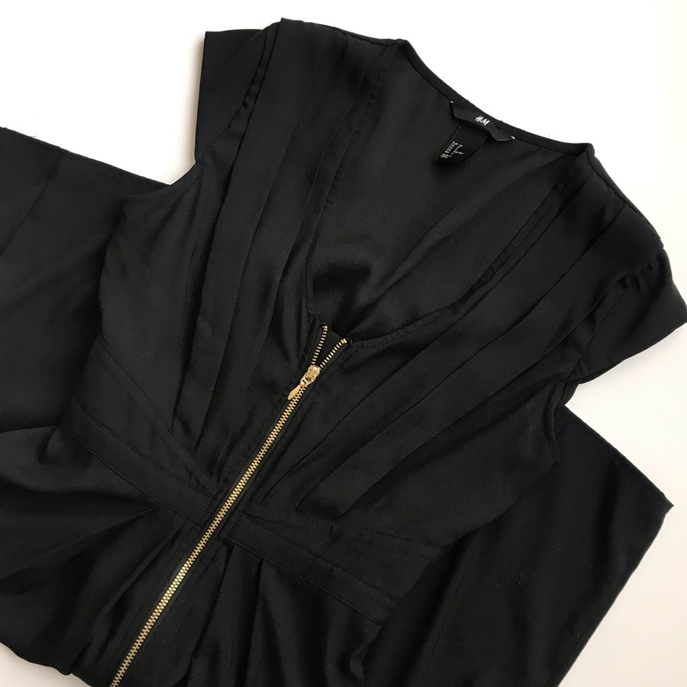 H&M black zippered cocktail dress